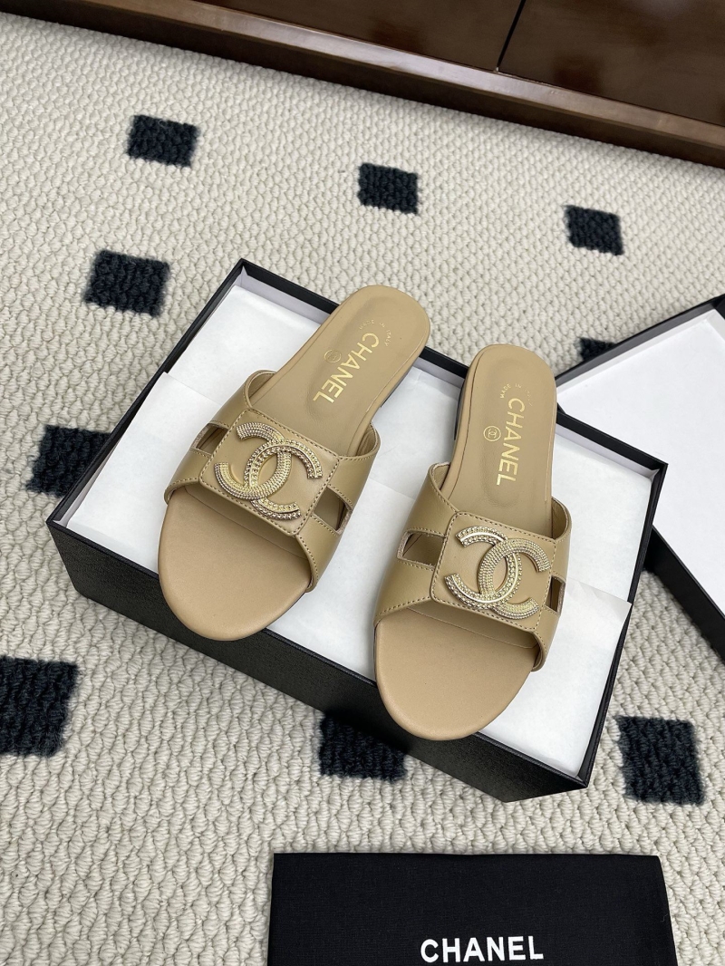 Ch**el slippers